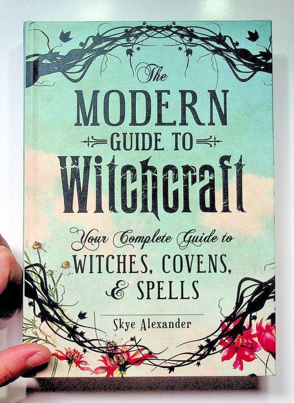 Modern Guide to Witchcraft: Your Complete Guide